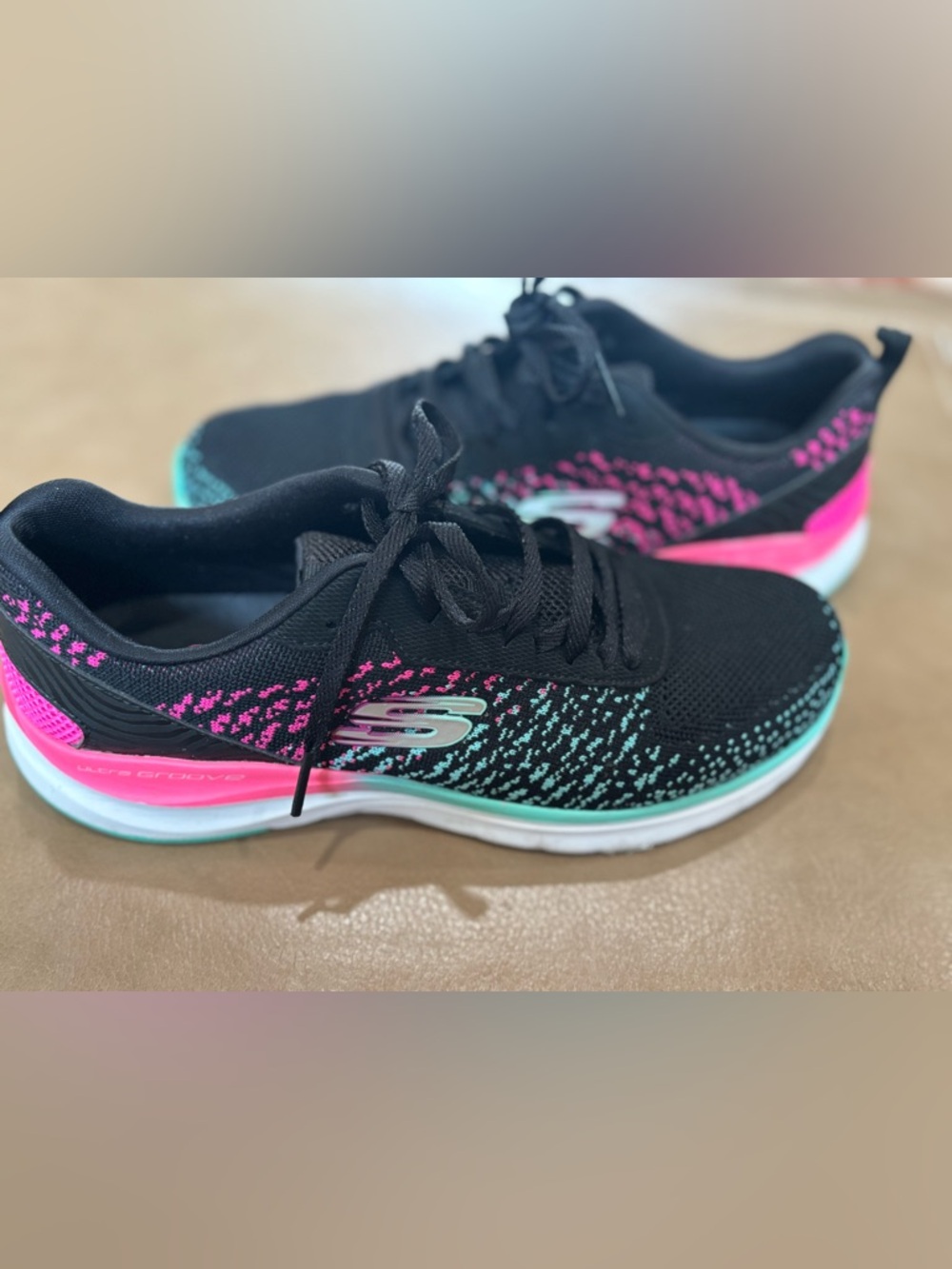 Skechers bold memory foam Black Knit comfortable Athletic Sneakers - Picture 5 of 7